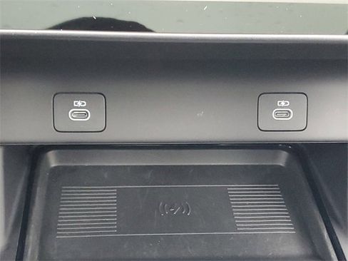 Used 2025 Land Rover Discovery Sport Dynamic SE image 33