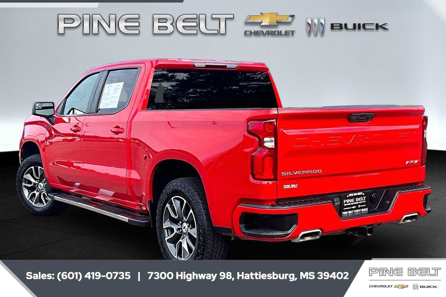 Used 2023 Chevrolet Silverado 1500 RST AWD/4WD image 2
