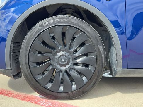Used 2022 Tesla Model Y Long Range AWD/4WD image 12