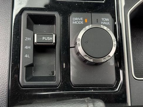 Used 2025 Toyota Tundra SR5 AWD/4WD image 21