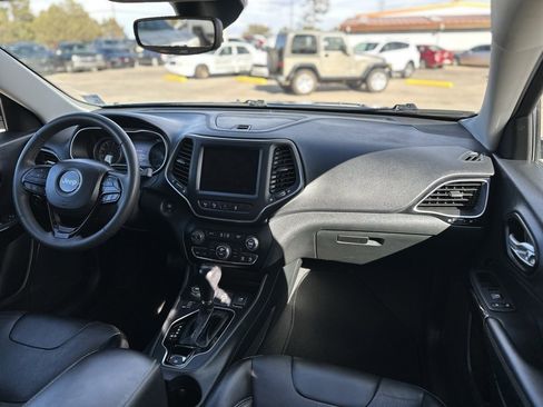 Used 2023 Jeep Cherokee Altitude Lux image 16