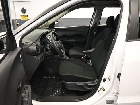 Used 2025 Nissan Kicks Play S image 11