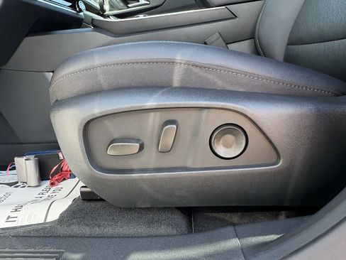 Used 2026 Chevrolet Equinox LT image 16