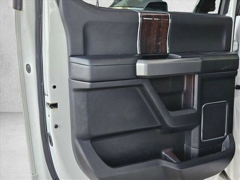 Used 2017 Ford F250 Platinum w/ Platinum Ultimate Package image 21