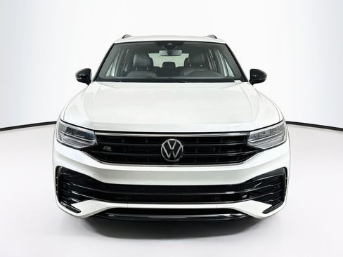 Used 2023 Volkswagen Tiguan SE R-Line FWD image 2