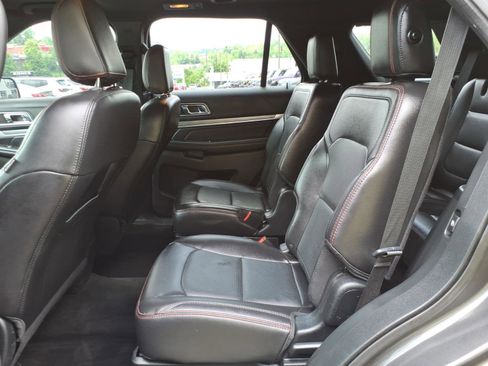 Used 2018 Ford Explorer Sport AWD/4WD image 9