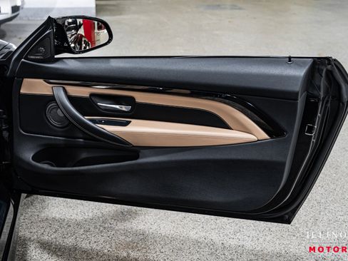 Used 2016 BMW M4 Convertible image 34