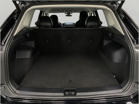 Used 2026 Volkswagen Tiguan SE AWD/4WD image 6