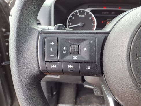 Used 2024 Nissan Rogue SV image 19