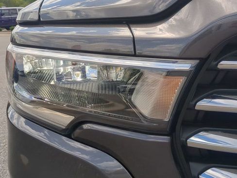 New 2026 RAM 1500 Laramie w/ Advanced Safety Group II AWD/4WD image 9