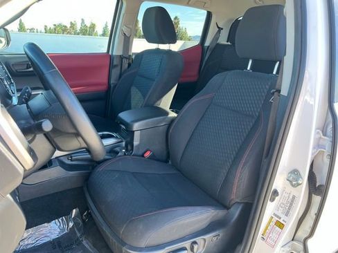 Used 2023 Toyota Tacoma TRD Off-Road image 17