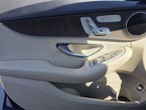 Used 2019 Mercedes-Benz C 300 C 300 image 24