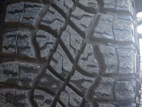 Used 2025 Chevrolet Colorado ZR2 w/ Midnight Edition image 37