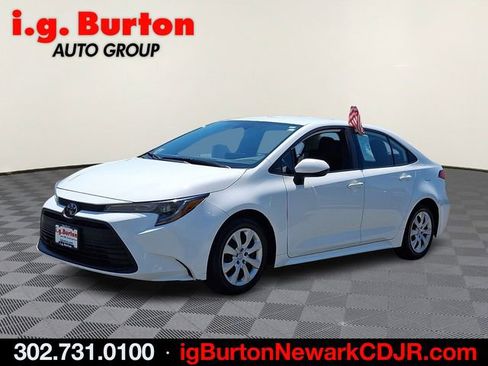 Used 2024 Toyota Corolla LE FWD image 3