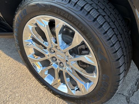 Used 2023 Chevrolet Tahoe Premier AWD/4WD image 10