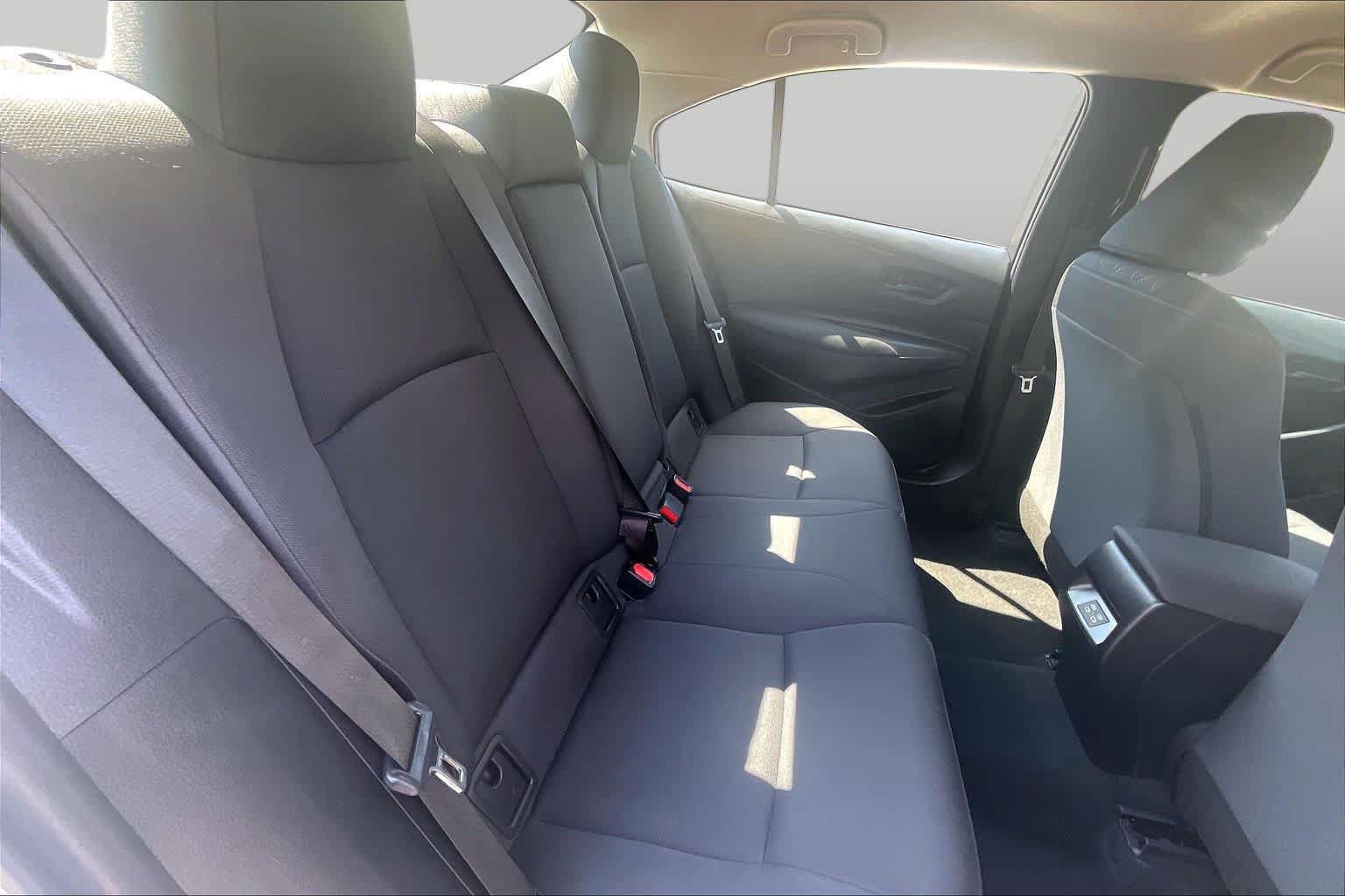 Used 2025 Toyota Corolla LE FWD image 18