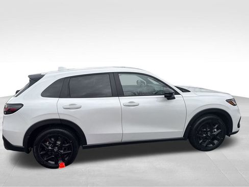 Used 2025 Honda HR-V Sport image 9