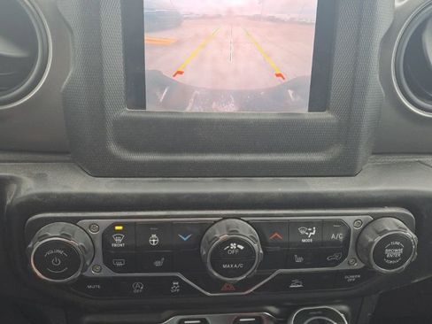 Used 2022 Jeep Gladiator Sport image 45