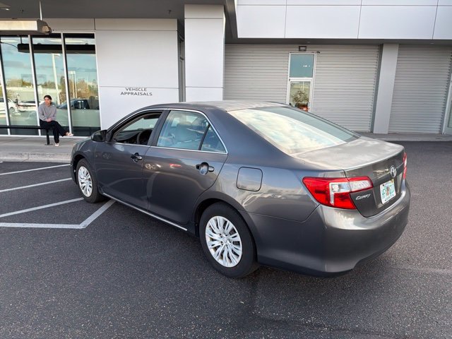 Used 2012 Toyota Camry LE FWD image 4