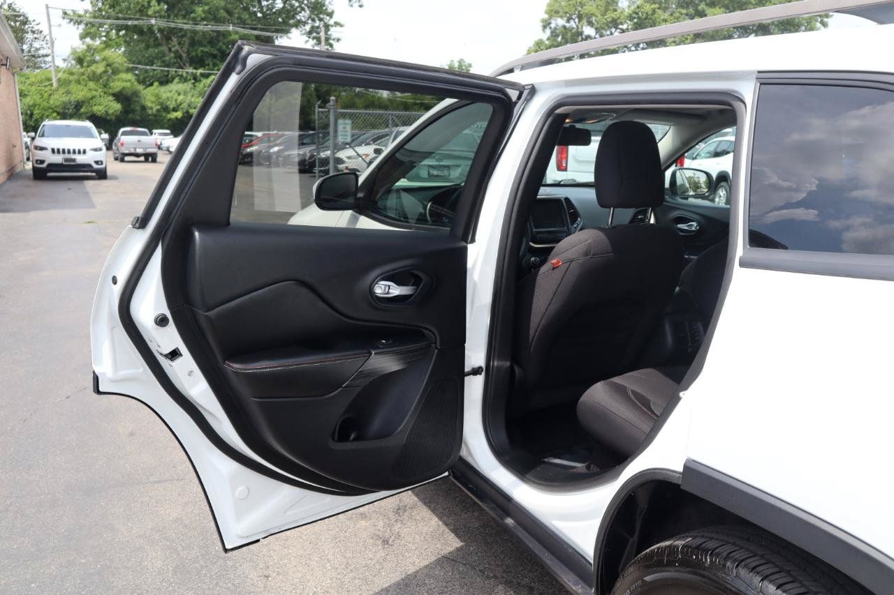 Used 2016 Jeep Cherokee 75th Anniversary AWD/4WD image 16