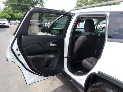 Used 2016 Jeep Cherokee 75th Anniversary AWD/4WD image 16