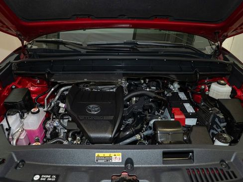 Certified 2024 Toyota Highlander XLE image 22