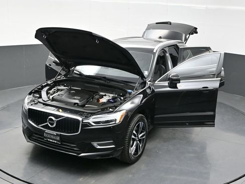 Used 2020 Volvo XC60 T8 Momentum image 40