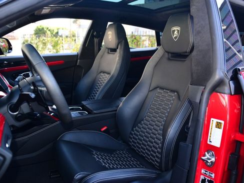 Used 2019 Lamborghini Urus image 15