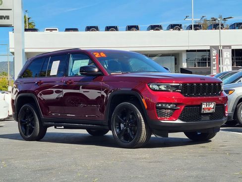 Used 2024 Jeep Grand Cherokee Limited w/ Black Appearance Package image 33