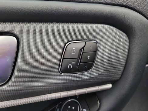 Used 2025 Ford Explorer ST image 40