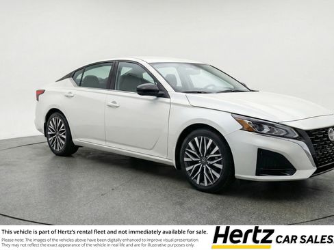 Used 2025 Nissan Altima 2.5 SV FWD image 1