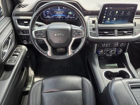 Used 2022 Chevrolet Tahoe Z71 w/ Z71 Off-Road Package AWD/4WD image 16