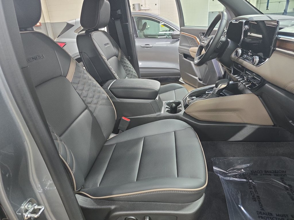 Used 2026 GMC Canyon Denali AWD/4WD image 12