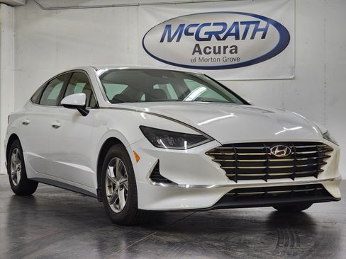 Used 2022 Hyundai Sonata SE FWD image 2