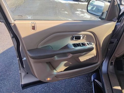 Used 2004 Honda Pilot EX image 9