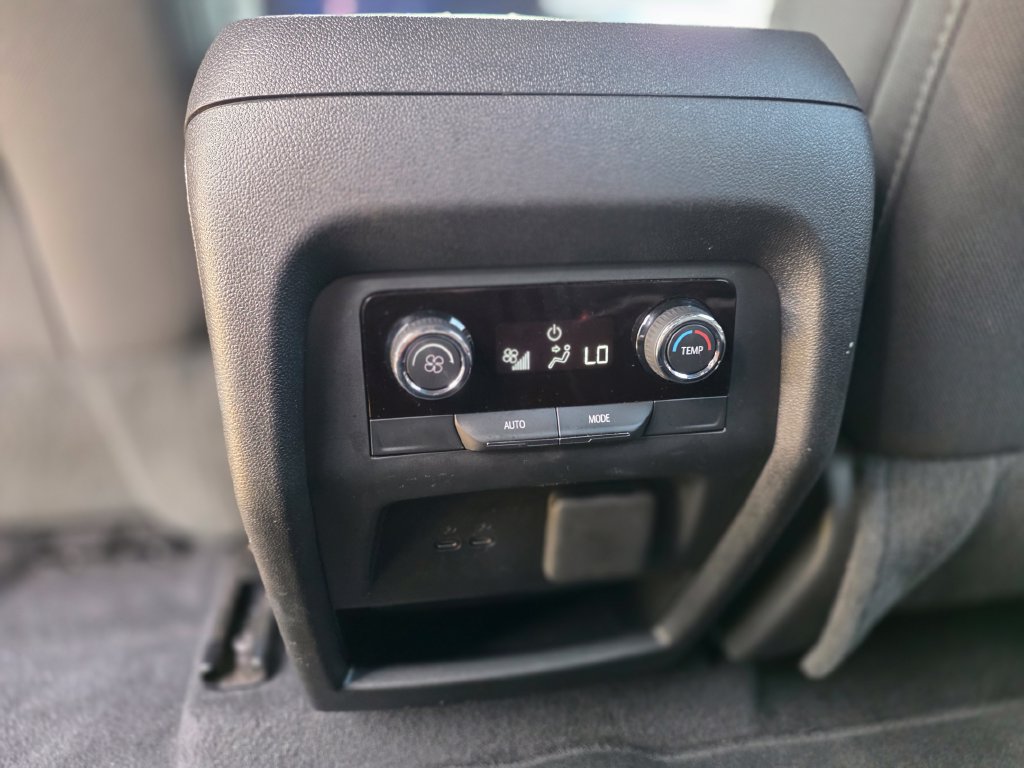 Used 2026 Chevrolet Traverse LT w/ Driver Confidence Package FWD image 17