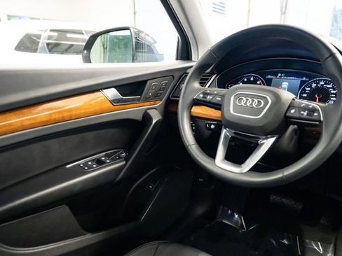Used 2023 Audi Q5 2.0T Premium image 11