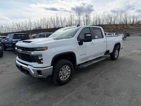 Certified 2025 Chevrolet Silverado 3500 LT w/ Safety Package AWD/4WD image 3