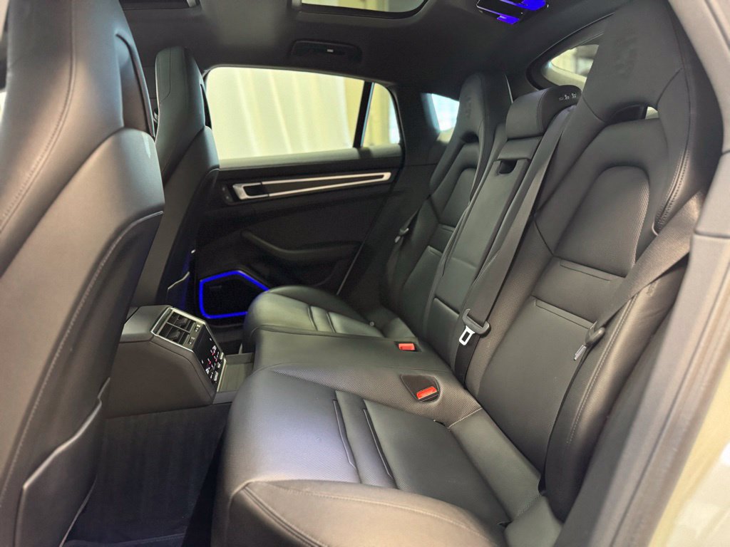 Certified 2023 Porsche Panamera 4 Platinum Edition AWD/4WD image 32