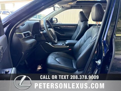 Used 2024 Toyota Highlander Platinum AWD/4WD image 26