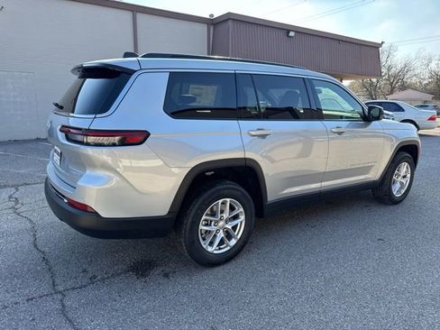 New 2025 Jeep Grand Cherokee L Laredo image 6