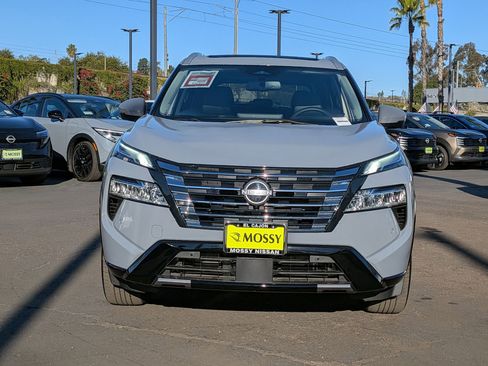 Certified 2024 Nissan Rogue Platinum image 4