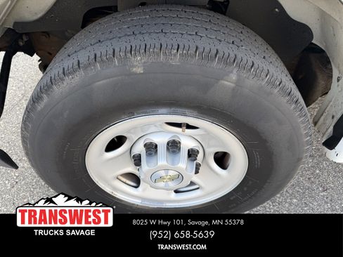 Used 2021 Chevrolet Express 2500 w/ Driver Convenience Package image 9
