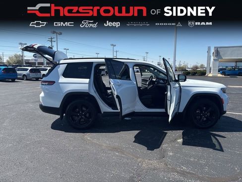 Used 2023 Jeep Grand Cherokee L Limited w/ Luxury Tech Group II image 18