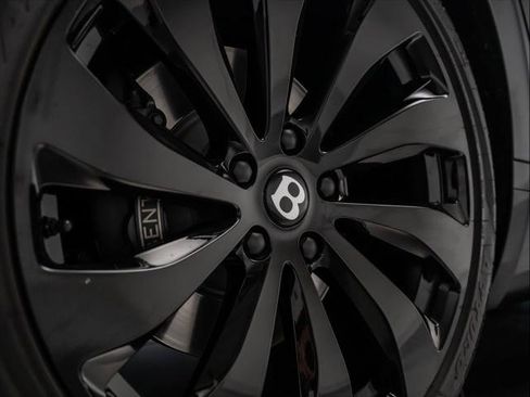 Used 2021 Bentley Flying Spur V8 image 44