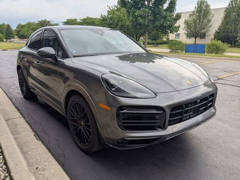 Used 2022 Porsche Cayenne GTS AWD/4WD image 3