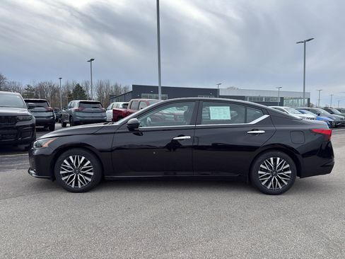 Certified 2024 Nissan Altima 2.5 SV image 6