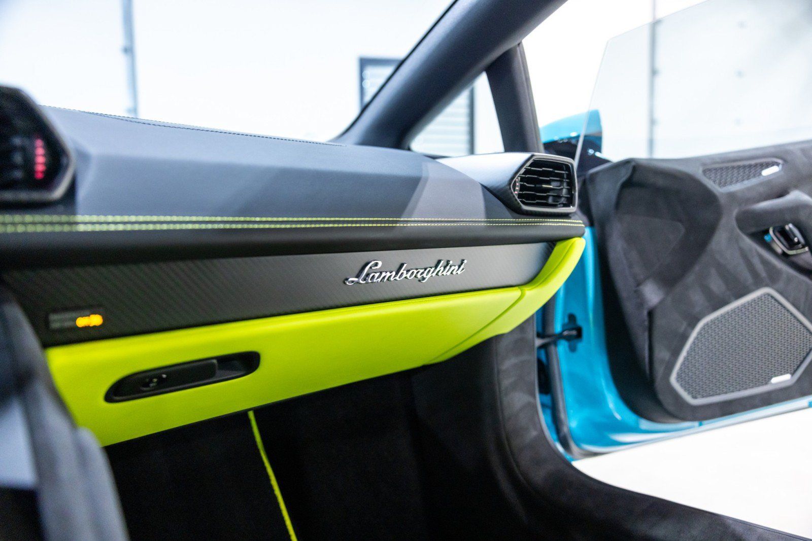 Used 2024 Lamborghini Huracan Tecnica RWD image 48