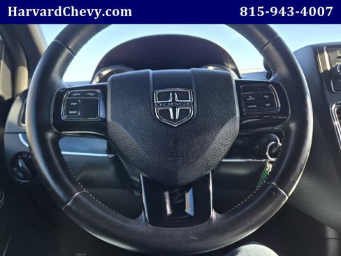 Used 2017 Dodge Grand Caravan SE image 15