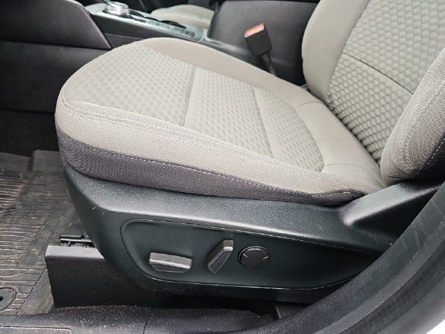 Used 2022 Ford Escape SE w/ SE Sport Appearance Package FWD image 17